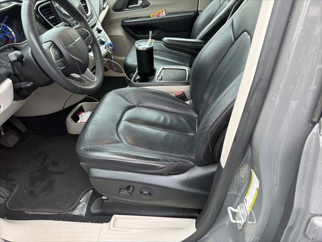 2022 Chrysler Pacifica Hybrid Touring L