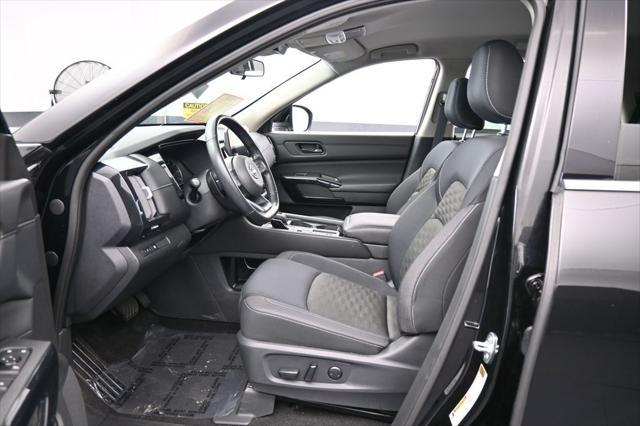 2024 Nissan Pathfinder SV FWD
