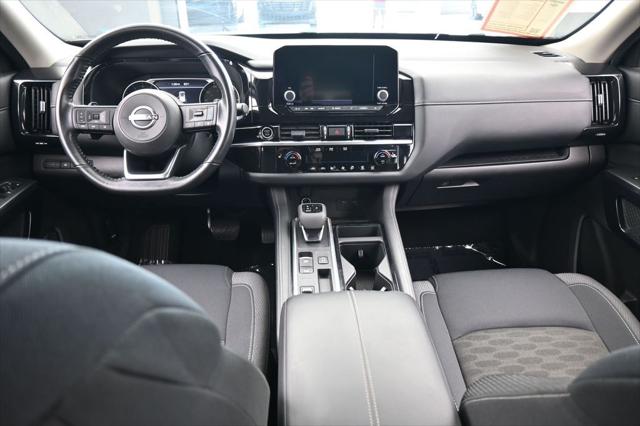 2024 Nissan Pathfinder SV FWD