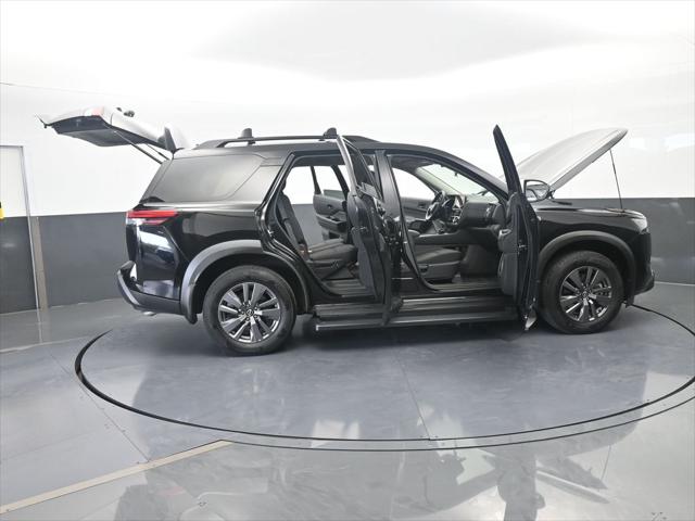 2024 Nissan Pathfinder SV FWD