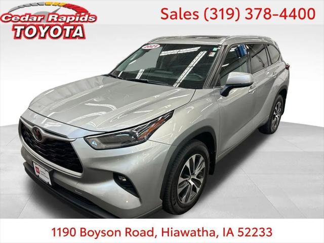 2021 Toyota Highlander XLE for sale in Hiawatha, IA