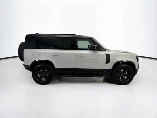 2026 Land Rover Defender P400 X-Dynamic SE