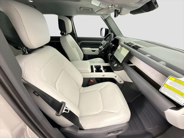 2026 Land Rover Defender P400 X-Dynamic SE