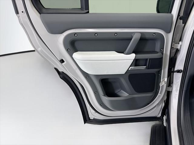 2026 Land Rover Defender P400 X-Dynamic SE