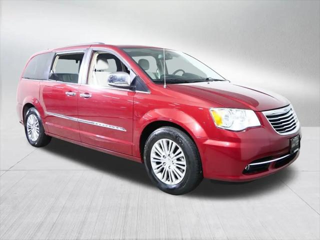2014 Chrysler Town & Country Touring-L for sale in Brooklyn Center, MN
