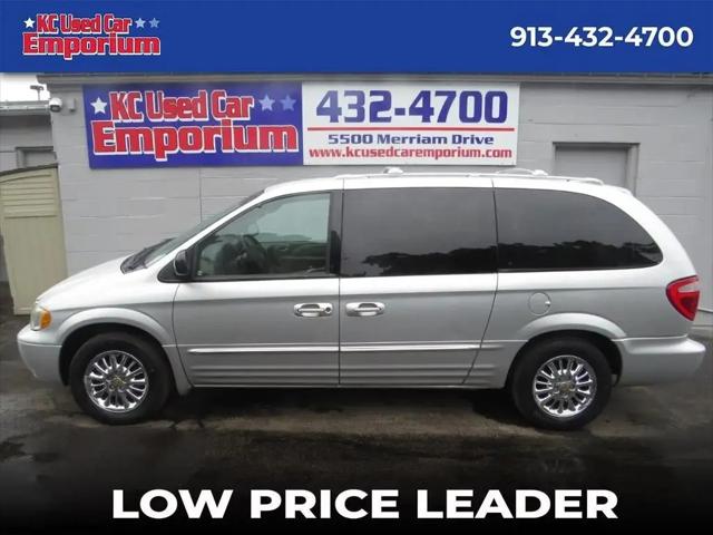 2002 Chrysler Town & Country Limited for sale in Merriam, KS