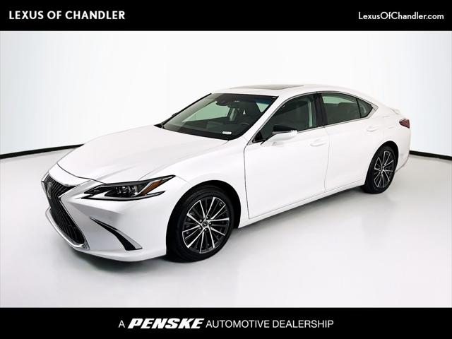 2025 Lexus ES 300h 300h's photo