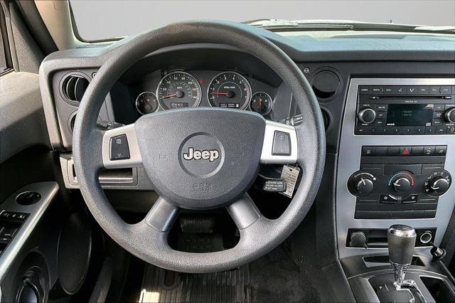 2008 Jeep Commander Sport