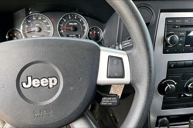 2008 Jeep Commander Sport