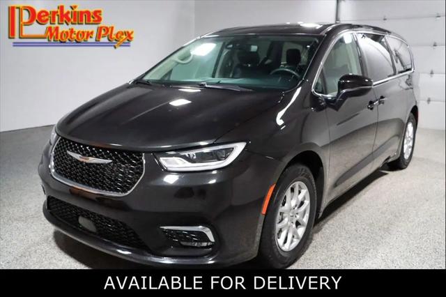 2023 Chrysler Pacifica Touring L for sale in Murray, KY