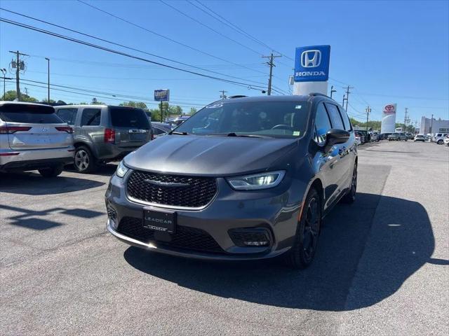 2022 Chrysler Pacifica Touring L AWD for sale in Yorkville, NY