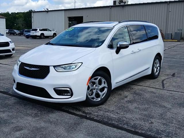 2023 Chrysler Pacifica Limited for sale in Monticello, IN