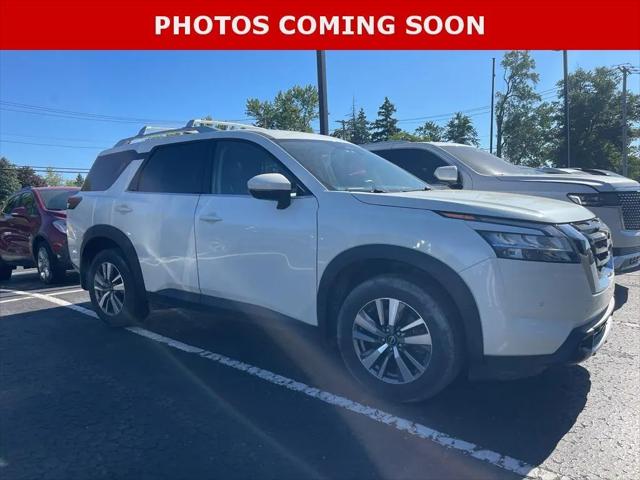 2023 Nissan Pathfinder SL 4WD for sale in Toledo, OH