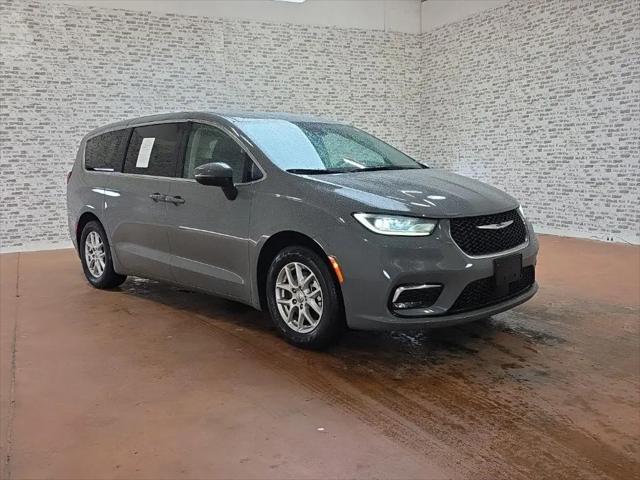 2023 Chrysler Pacifica Touring L for sale in Columbia, TN