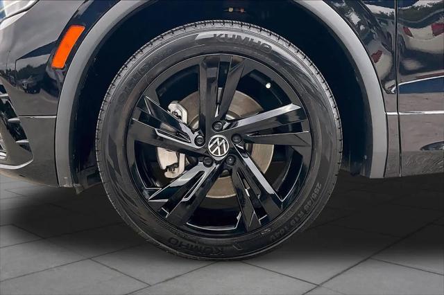 2023 Volkswagen Tiguan 2.0T SE R-Line Black