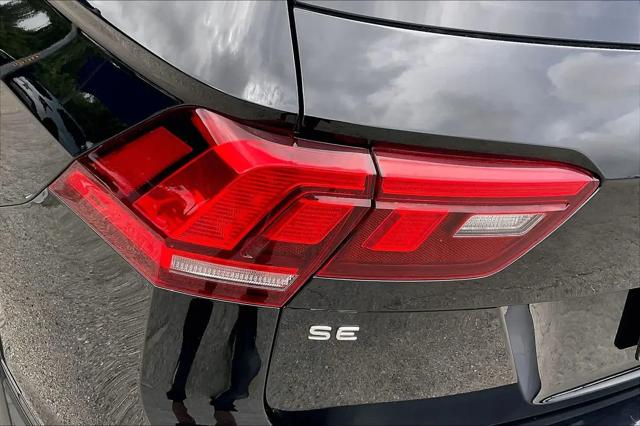 2023 Volkswagen Tiguan 2.0T SE R-Line Black