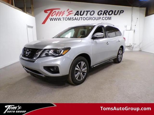 2020 Nissan Pathfinder SL 4WD for sale in Urbandale, IA