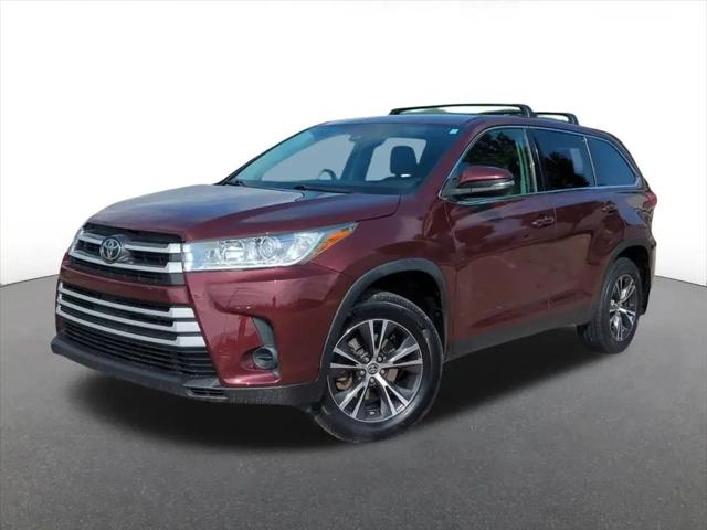 2019 Toyota Highlander LE for sale in Troy, MI