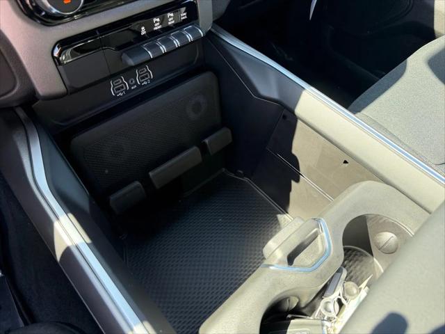 2026 Ram 1500 Express Crew Cab 4x4 57 Box