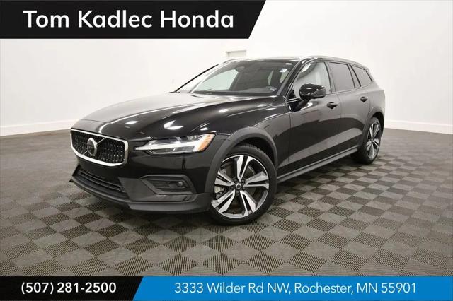 2025 Volvo V60 Cross Country Plus, B5 AWD Gas (mild hybrid) for sale in Rochester, MN