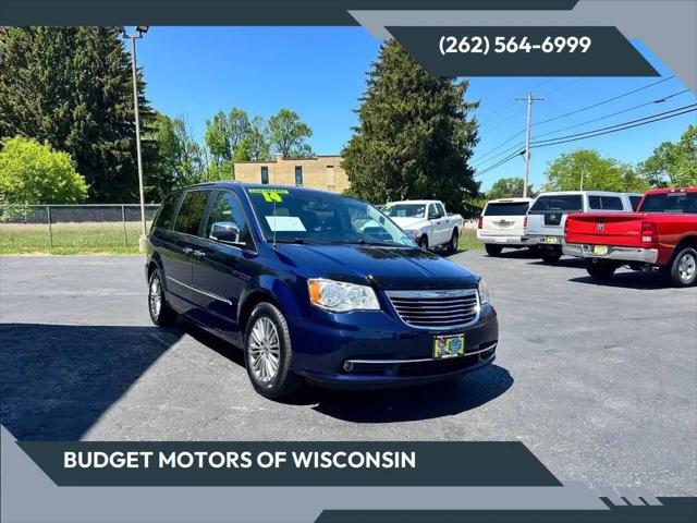 2014 Chrysler Town & Country Touring-L for sale in Racine, WI