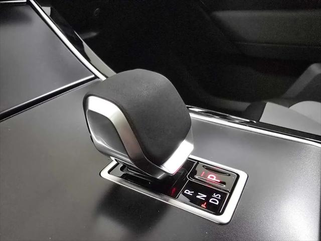 2026 Land Rover Range Rover Velar P250 Dynamic SE