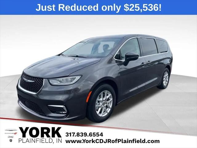 2023 Chrysler Pacifica Touring L for sale in Greencastle, IN