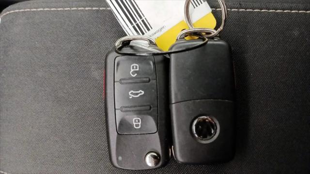2018 Volkswagen Beetle 2.0T Coast