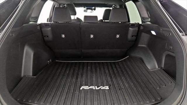 2023 Toyota RAV4 Hybrid SE