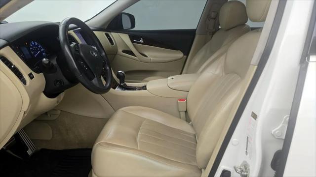 2017 INFINITI QX50 Standard