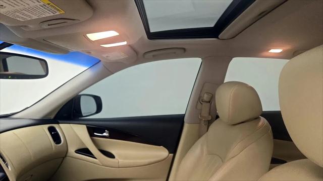 2017 INFINITI QX50 Standard