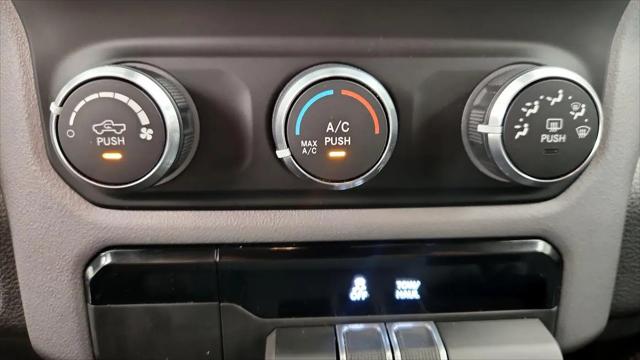 2022 Ram 1500 Big Horn Crew Cab 4x4 5'7" Box