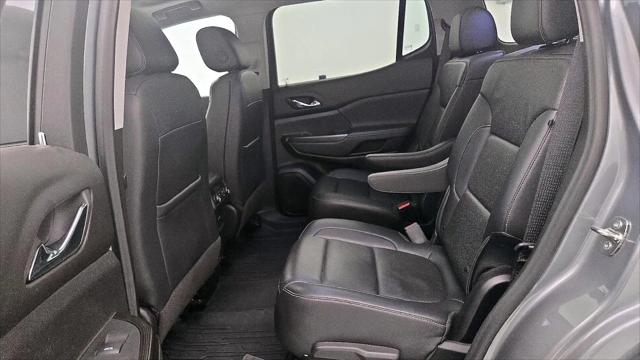 2023 GMC Acadia AWD SLT