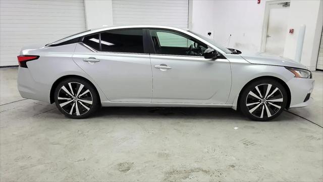 2022 Nissan Altima SR FWD