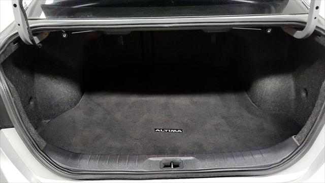 2022 Nissan Altima SR FWD