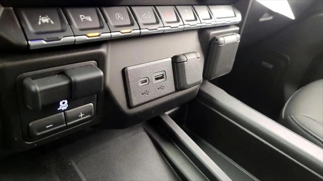 2022 Chevrolet Silverado 1500 4WD Crew Cab Short Bed LTZ