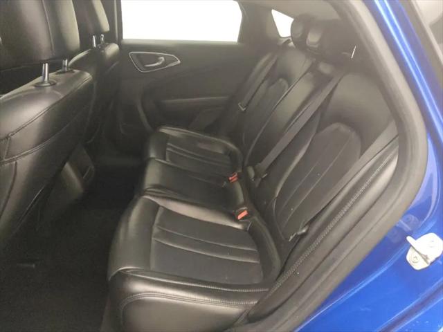 2017 Chrysler 200 Limited Platinum