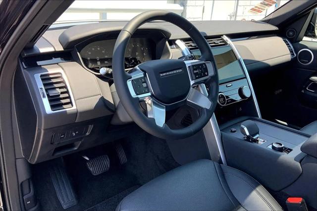 2025 Land Rover Discovery P300 S
