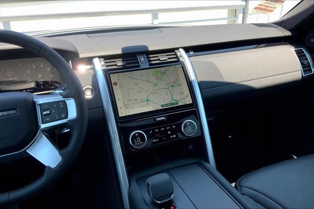 2025 Land Rover Discovery P300 S
