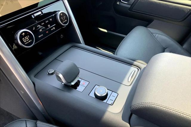 2025 Land Rover Discovery P300 S