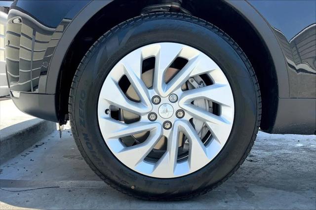 2025 Land Rover Discovery P300 S