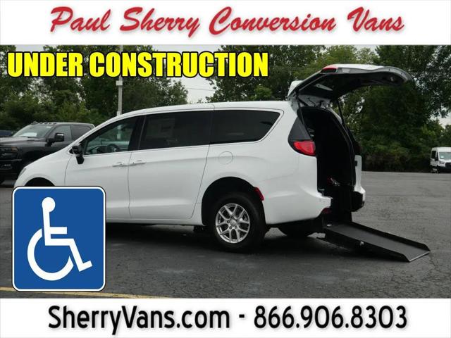 2026 Chrysler Pacifica Select for sale in Piqua, OH