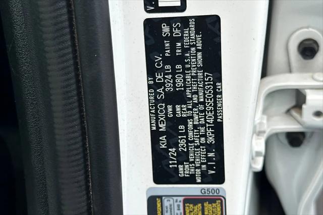 2025 Kia K4 LXS