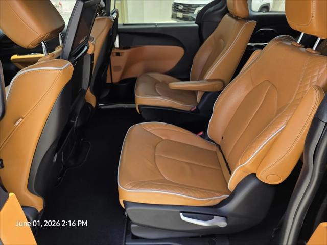 2021 Chrysler Pacifica Hybrid Pinnacle