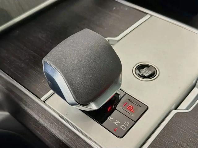 2026 Land Rover Range Rover P400 SE 7 Seat