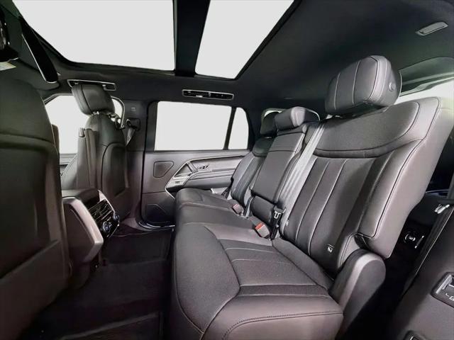 2026 Land Rover Range Rover P400 SE 7 Seat