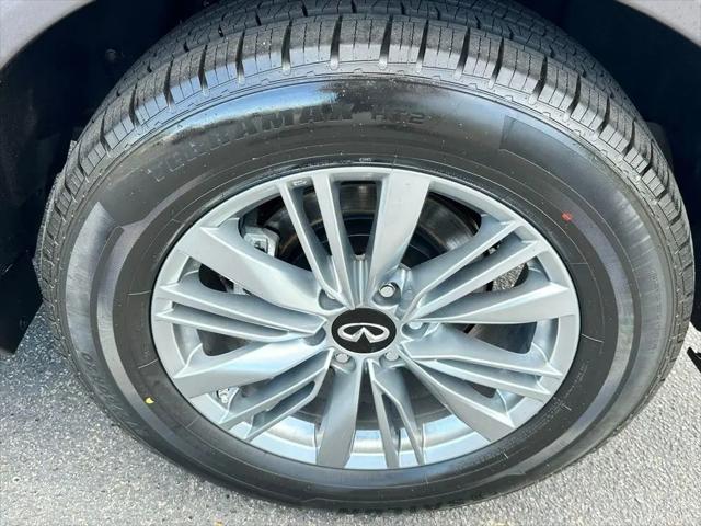 2024 INFINITI QX80 LUXE AWD