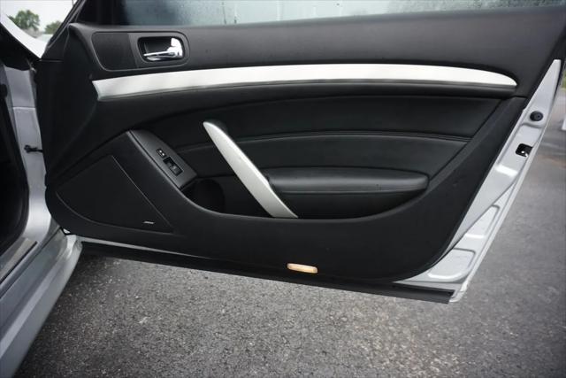 2014 INFINITI Q60 Standard