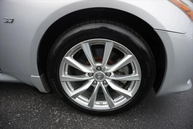 2014 INFINITI Q60 Standard