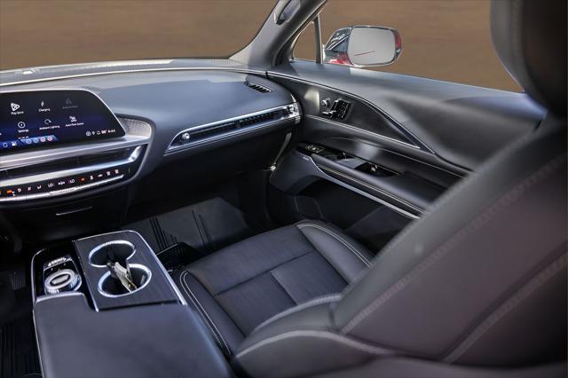 2025 Cadillac iQ Luxury 3 RWD